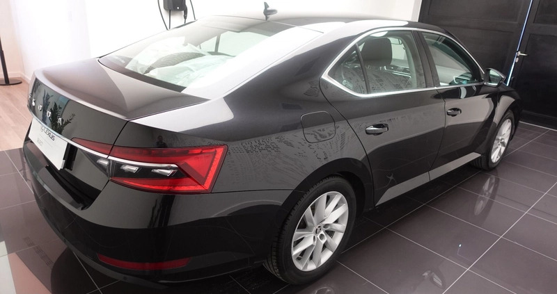 Skoda Superb cena 79900 przebieg: 199085, rok produkcji 2020 z Słubice małe 154